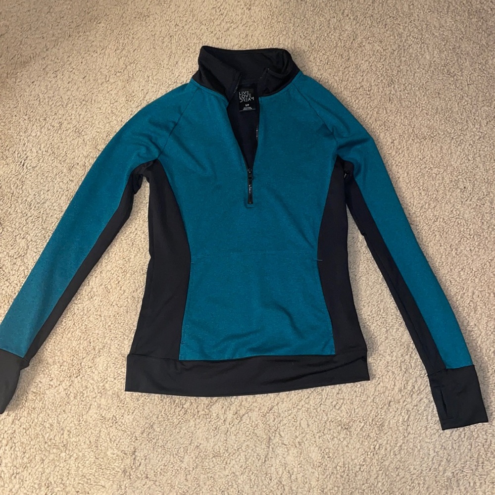 Love Love Dream sport top with pocket